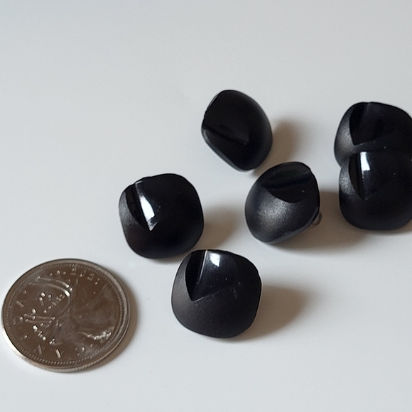 Vintage Black Square Domed Notched Plastic Shank Sewing Buttons ~ 6 Pieces - Picture 10 of 11